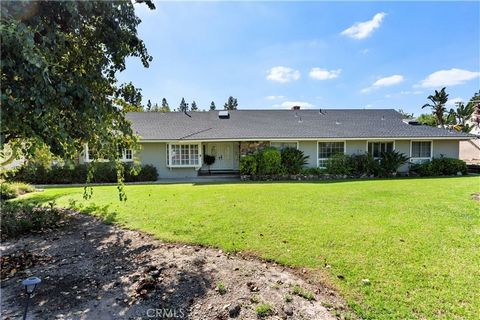 Priced to Sell! Bring your imagination and paint brushes to the single-story home on a private driveway and make it your own. This beautiful 3,083 square foot home is situated on a 25,579 square foot lot, is great for entertaining and safely tucked a...