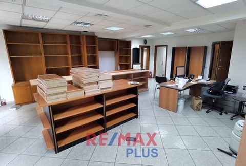 Athens, Exarcheia, Commercial Property For Sale 106 sq.m., Property status: Very Good, Floor: 1rst, 3 spaces, Heating: Central, 1 Bathrooms(s), 1 WC, Building Year: 1965, Energy Certificate: Under publication, Floor type: Tiles, Type of Doors: Alumin...