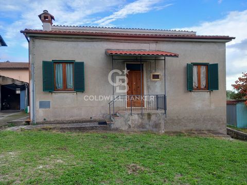 GALLESE VITERBO LAZIO On the main access road to the town, in a residential area and not far from services, single-family house of approximately 80 m2 composed as follows: entrance, kitchen with chimney, living room, two bedrooms and a bathroom. Ther...