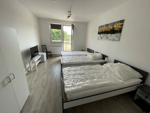 The Leipzig apartment is centrally located in Böhlen, Leipzig and is still very easy to reach. Also the highway A14 is only a few minutes away. The apartment has of course 5 single beds, a fully equipped kitchen, stable and fast WLAN internet, 2 x TV...