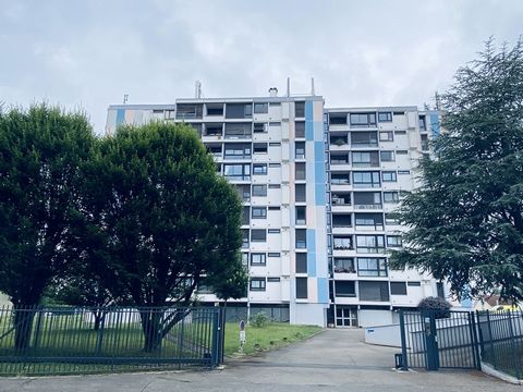 PROVIMO vous propose à la vente au 1 rue Michelet (Résidence 'Les Carovettes'), appartement de 4 pièces dans résidence sécurisée. Les points forts de cette appartement : Situé au 8ème étage, vous profiterez d'une vue parfaitement dégagée de l'ensembl...