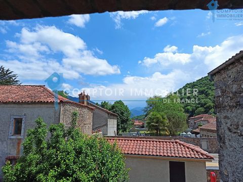 65370 Bertren, we offer this well-located stone village house, with a South orientation, 10 minutes from the motorway, and 3 minutes from schools and amenities. It is not on the edge of the national road. This property has a living area of 130 m2, it...