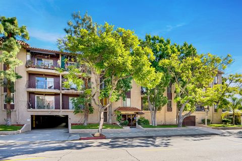 Step into the embrace of modern living with this 2-bedroom, 2-bathroom condo, perfectly situated in the heart of Glendale. Nestled in a prime location, this residence exudes contemporary charm and thoughtful design. As you enter, the open floor plan ...