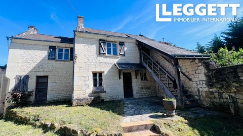 A30913DS37 - This traditional tuffeau stone property offers so many different renovation possibilities, in a peaceful area of Chinon, and close to the cycle path. The main house could offer 2 gorgeous bedrooms once renovated, with a partially convert...