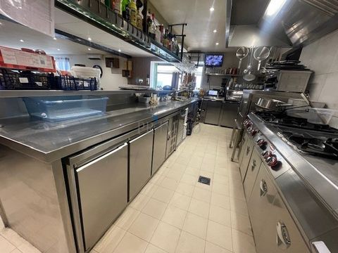 Belle affaire de restauration prête à être exploitée ,idéale pour un couple Elle est située en zone Artisanale , secteur en plein expansion 40 couverts plus 40 en terrasse Le plus, un appartement de 3 pièces à disposition Me contacter pour plus d'inf...