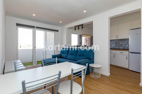 Refurbished two bedroom apartment in Quarteira The apartment comprises a living- and dining room, an open plan kitchen with a dining counter, a living room, two bedrooms, one bathroom, a pantry and two balconies. With excellent sun exposure, facing s...