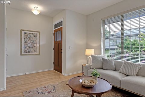 Move-in ready townhome in Bethany's Arbor Parc! Minutes to shopping, dining, parks and trails. New interior paint, New Luxury Vinyl Plank flooring and New Carpet! Light and bright open concept living space with fireplace flows into the kitchen featur...