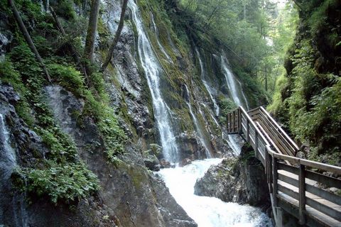 Nous vous souhaitons la bienvenue à la Haus Brunneck dans le magnifique monde alpin du parc national de Berchtesgaden.