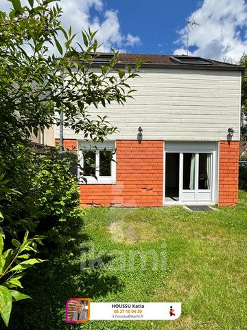 Maison à Pierrefitte-sur-Sauldre ! Venez découvrir cette adorable maison située au cœur de Pierrefitte-sur-Sauldre, offrant un cadre de vie paisible et agréable. Vous disposez d’un séjour spacieux et lumineux, d’un salon confortable et d’une cuisine ...