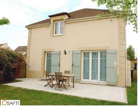 Située dans la charmante ville de Magnanville, cette maison de 2008 bénéficie d'un environnement agréable et pratique. Proche des commodités, elle offre un accès facile aux commerces, écoles et services, créant ainsi un cadre de vie idéal pour les fa...