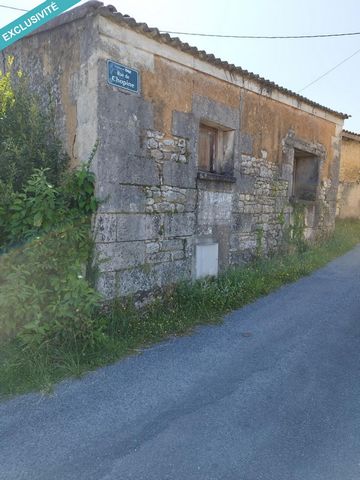 Proche de la citadelle de Blaye, sur la commune de Plassac, maison a refaire en grosse partie, offrant de nombreuses possibilité avec 210 M2 de surface et 486 M2 de terrain. Les informations sur les risques auxquels ce bien est exposé sont disponible...