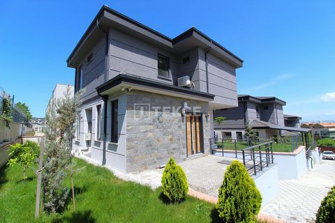 Villa Individuelle avec Vue sur la Nature à Nilüfer Bursa Gümüştepe, où se trouvent les projets de villas, est principalement préféré par les familles en raison de son air frais et de son emplacement offrant une vue sur la ville. La région est à la f...