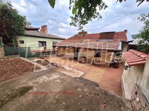 For more information, call us at: ... or 02 425 68 11 and quote the reference number of the property: Dpa 85511. Responsible broker: Nikolay Dimitrov For sale are two floors, third and fourth of a massive 4-storey house in the town of Dupnitsa, near ...