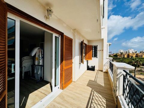 Completely renovated house in the Viñamar V development, in La Mata, just 300 meters from the best beaches. The house has 45 m2 distributed in an open-plan kitchen open to the living room, 1 bathroom, 1 bedroom and a large terrace facing East. It is ...