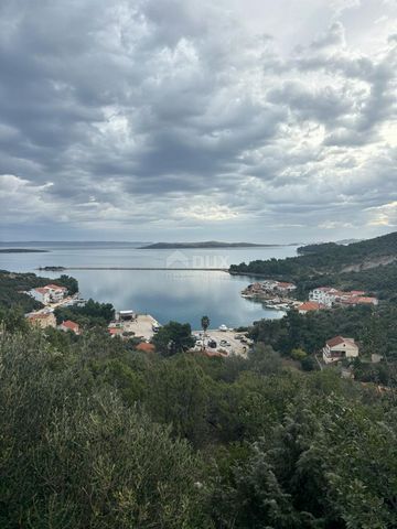 ДУГИ ОТОК, ЗАГЛАВ - Земля под застройку с впечатляющим видом на море Продается земля под застройку в Заглаве на Дуги Оток. Земельный участок общей площадью 1002 м2 расположен в отличном месте с прекрасным видом на море и Задарский архипелаг. Участок ...