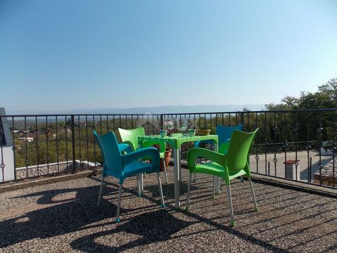 Location: Primorsko-goranska županija, Omišalj, Njivice. ISLAND OF KRK, NJIVICE - Apartment house with a panoramic view of the sea An apartment house with a panoramic view of the sea is for sale in Njivice. It is located about 400 meters from the cen...