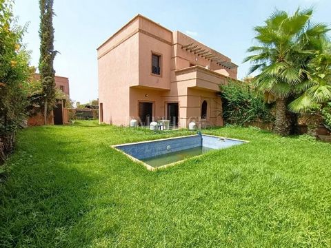 Le Meurice Immobilier presenta questa affascinante villa a misura d'uomo sulla strada per Ouarzazate, nel cuore di una residenza raffinata. Dettagli delle ville: Superficie terreno: 365 m² Superficie abitabile : 280 m² Costruzione: 2 livelli Al piano...