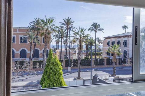 This exceptional 3-bedroom property is available to rent immediately. With stunning sea views from the main living area and set in a new modern building, this property is perfect for those wishing to be located right by the beach in Valencia. As you ...