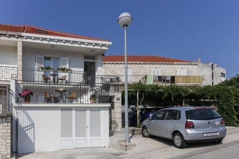 Villa Providenca offre cinque unità abitative con angolo cottura situate nella regione Montovjerna di Dubrovnik, a 15 minuti a piedi dal centro storico.Questo moderno appartamento monolocale con balcone arredato può ospitare comodamente fino a due pe...