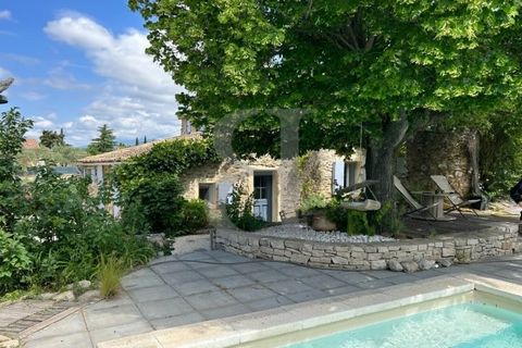 Nyons area Virtual visit available on our website Exceptionnal mas for sale in the Nyons area, in the heart of a provençal village with shops, private vineyard. Restored with a lot of taste , 150 m² of living space, charming enclosed garden of 3801 m...