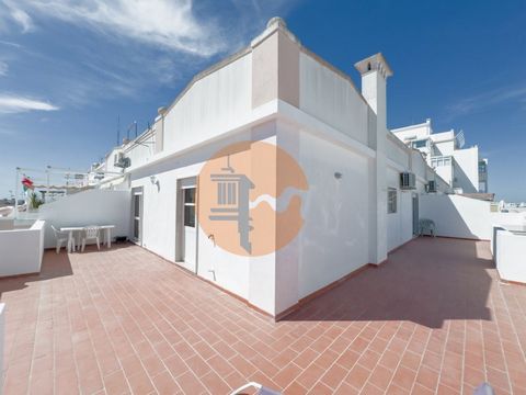 Nous vous présentons ce charmant appartement 1 chambre situé au 4ème étage d'un immeuble sans ascenseur, à Vila Real de Santo António. Cette propriété se distingue par sa grande terrasse et ses charmantes vues sur la ville. En entrant, vous êtes accu...