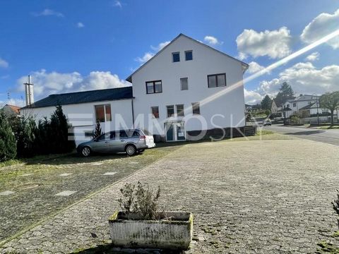 Investment opportunity: Multi-family house with commercial space! Welcome to this unique property that combines an apartment building with commercial space on an impressive plot of 1850 sqm. The building has been partially renovated and fitted with n...