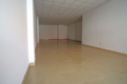 Einzigartige Gelegenheit in Santa Cruz de Tenerife, El Sobradillo! Dieses 122 m² große Geschäftslokal befindet sich in bester Lage an der Carretera General de Geneto, in El Sobradillo, Santa Cruz de Tenerife. Ideal, um Ihr Unternehmen in einem Gebiet...