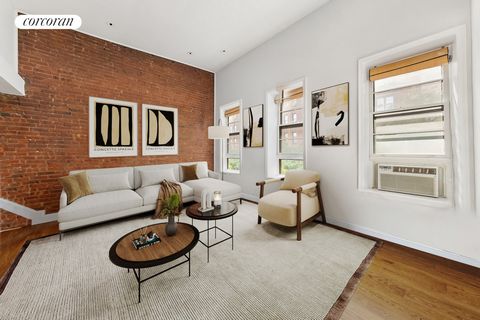 Diese Residenz mit 1 Schlafzimmer und einer großen eigenen Terrasse liegt im Herzen der Upper West Side auf einem klassischen New Yorker Sandsteingebäude. Der Vorkriegscharme, die hohen Decken, die freiliegenden Ziegel und der mehrstöckige Grundriss ...