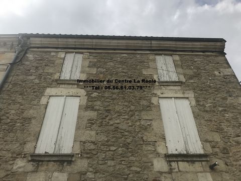 LA REOLE CENTRE VILLE IDEAL INVESTISSEURS A proximité des commodités et de la gare, immeuble de ville en pierres et moellons avec combles aménageables, élevé sur 2 niveaux d’environ 370 M2. L’immeuble comprend un rez de chaussée de 150 M2, au 1er éta...