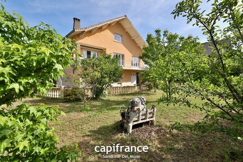 Maison sur 3 niveaux de 285m² habitables (373m² au sol) edifiée sur parcelle de 900m² avec possibilité d'appartement indépendant