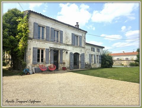 Maison à vendre 7 pièces BERCLOUX (17) avec 5 chambres, grande pièce de vie, dépendances et piscine