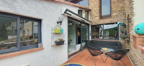 Magnifique Maison de village avec terrasses , jardinet, piscine et garage