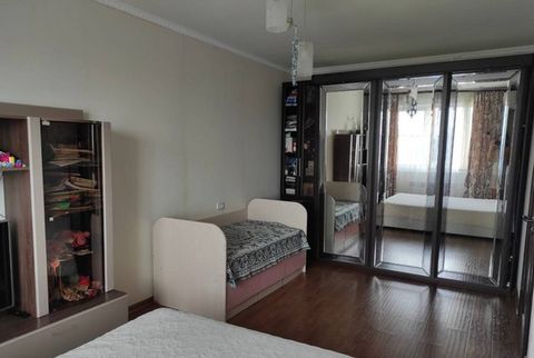 Арт. 68969105 Продается 1 комнатная квартира, расположенная в тихом, спокойном районе, экологически чистом , по адресу: улица Объездная дом 10 . 9 этаж монолитного дома, общая площадь 38 м2. Чистый подъезд, хорошие соседи. Из окна открывается живопис...