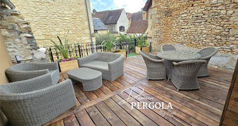 2 appartements entièrement rénovés + grange et garage en plein centre de Montignac