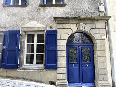 Grande maison de village Mur de Barrez