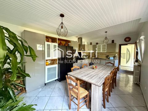 Maison familiale 6 chambres + jardin + garage à 2 pas des frontières – Charme & volumes assurés !