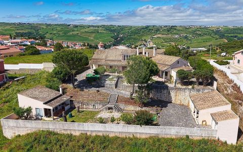 Moradia Térrea T3+1 com Jardim e Vista Lezíria – Albarrois | Lote 1.540m²    Magnífica moradia térrea T3+1 em lote de 1.540 m², situada em Albarrois, numa zona tranquila com vista desafogada sobre a Lezíria. Com construção cuidada e excelentes acabam...