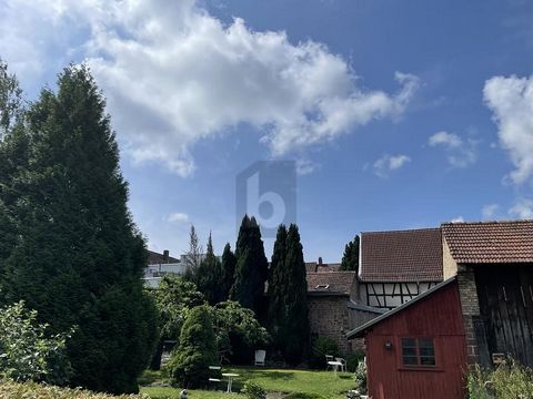 Het woonhuis op een centrale locatie van Ettlingen biedt een breed scala aan mogelijkheden: Met een goedgekeurde voorlopige bouwaanvraag en een ontwikkelingspotentieel voor maximaal 8 appartementen is het bijzonder aantrekkelijk voor investeerders en...