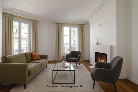 Propriétés-privées.com vous propose en EXCLUSIVITE un appartement de 40,75 m2 Loi Carrez, au 4è étage sur rue, exposé Sud-Ouest, dans un bel immeuble en pierre de taille de 1912, avec ascenseur. Le plan est excellent avec une entrée desservant deux b...
