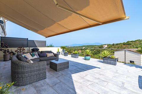 APPARTEMENT DE STANDING - JARDIN & VUE EXCEPTIONNELLE - PORTICCIO