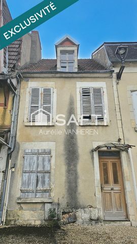 MAISON DE VILLE AVEC UN EXTERIEUR