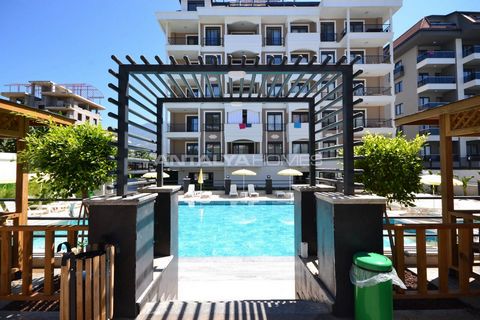 Vastgoed aan het strand in een uitgebreid complex in Alanya Het ... is gelegen in Kargicak, een rustige en comfortabele woonwijk. Kargicak is een van de meest populaire investeringsregio's van de afgelopen jaren en staat in het middelpunt van de bela...