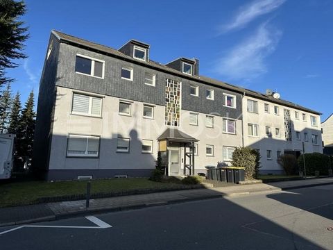 Ce très bel et spacieux appartement de 3 pièces est situé dans les combles d’un immeuble bien entretenu. Le salon inondé de lumière comprenant une cuisine ouverte offre suffisamment d’espace pour toute la famille ou pour de belles soirées entre amis....