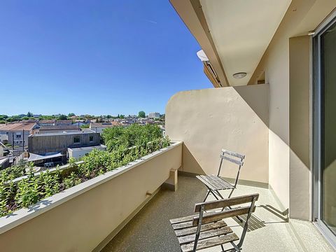 Une pépite avec vue dégagée, 3 balcons et garage !