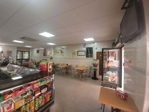 Descubra esta loja encantadora em São Domingos de Rana, Cascais, ideal para um café ou snack bar. Com uma área de 117m², esta propriedade oferece uma vista desafogada e está situada num local calmo, perto de autoestradas e varias comodidades. O preço...