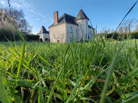 Propriété de charme :Presbytère restauré, avec ses dépendances et son terrain.