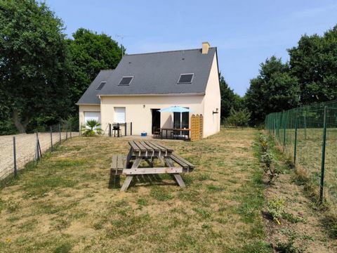 Maison traditionnelle dans un petit lotissement