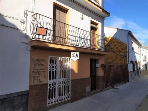 This property is located in the centre of Carratraca, in the province of Malaga. This village nestled in the foothills of the Sierra Blanquilla is famous for its spa and natural sulphurous water springs. The property is distributed over 3 floors. On ...