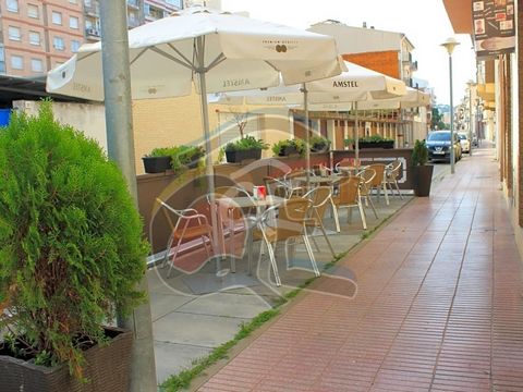Nice restaurant renovated 4 years ago, in the center of Sant Antoni de Calonge. 20 meters from the beach, it has a capacity for 60 people. The style is new and functional and you can have 2 terraces, one in the same square and the other in front of t...