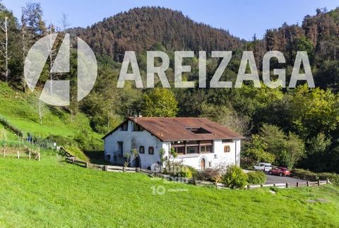 Areizaga Real Estate exclusive property. Welcome to your oasis of tranquility in the middle of nature! We present this charming Farmhouse, rehabilitated with the greatest possible taste, located in an impressive natural environment. Located in the mu...